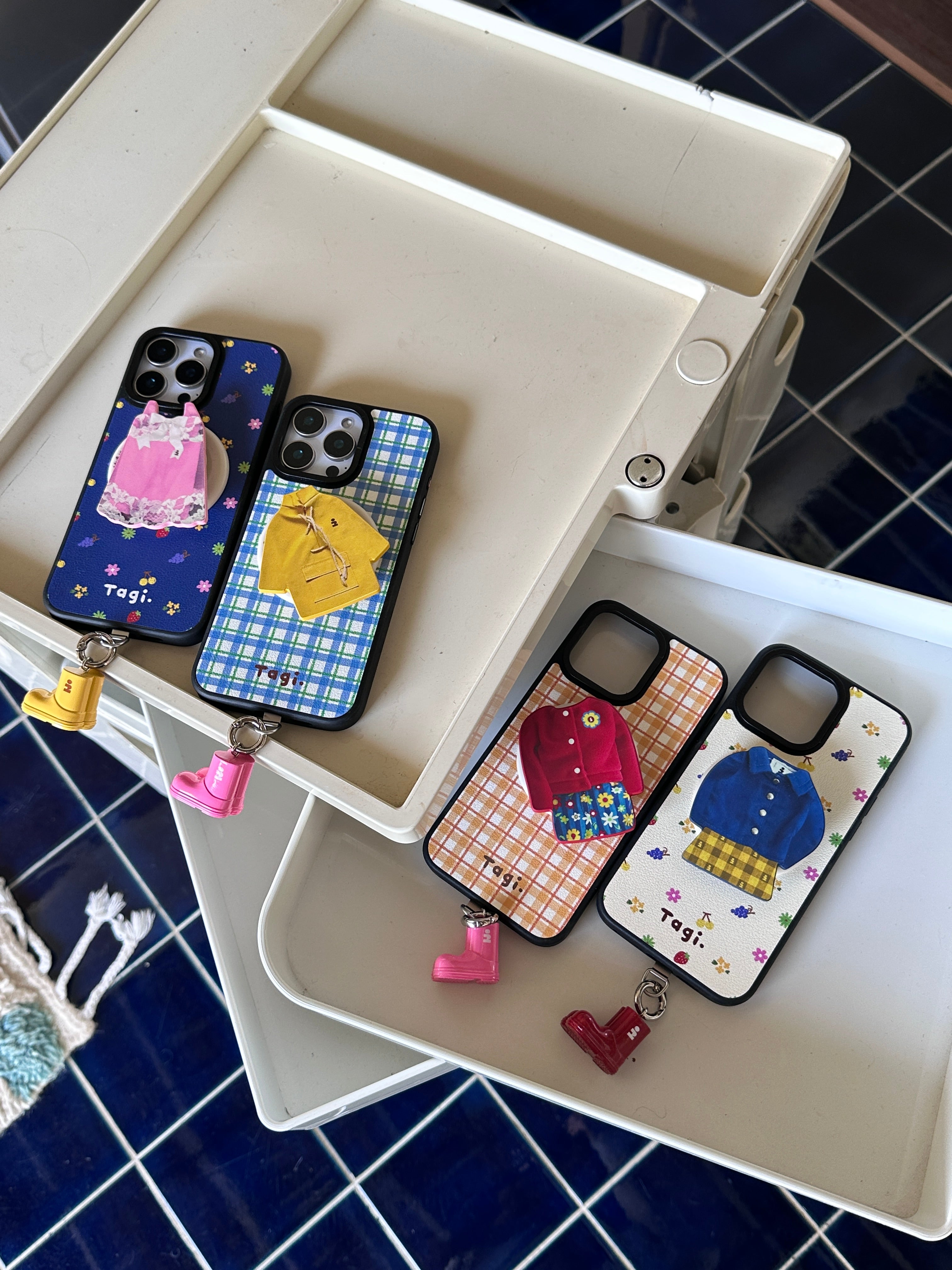 Tagi. Dress-up Game Leather Magsafe Phone Case