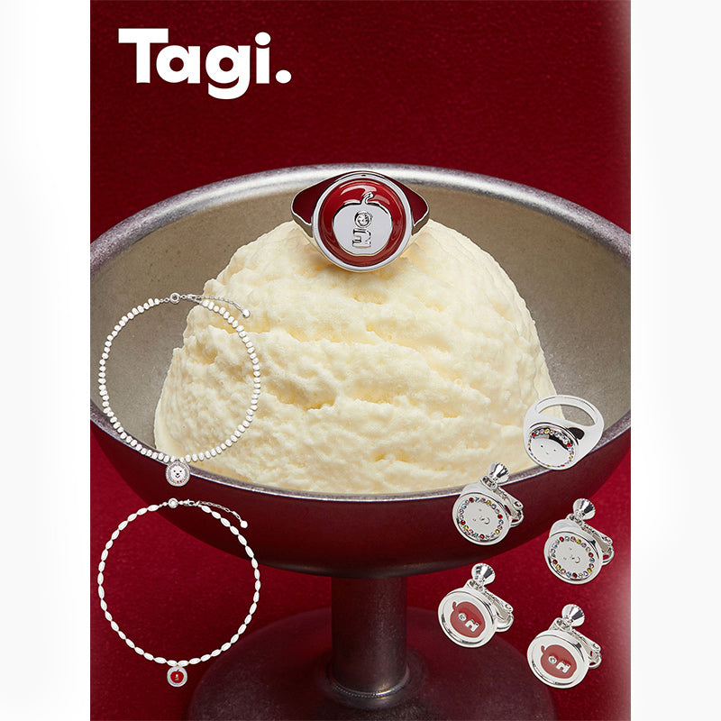 Tagi. Gold Coin Smiley Apple Ring