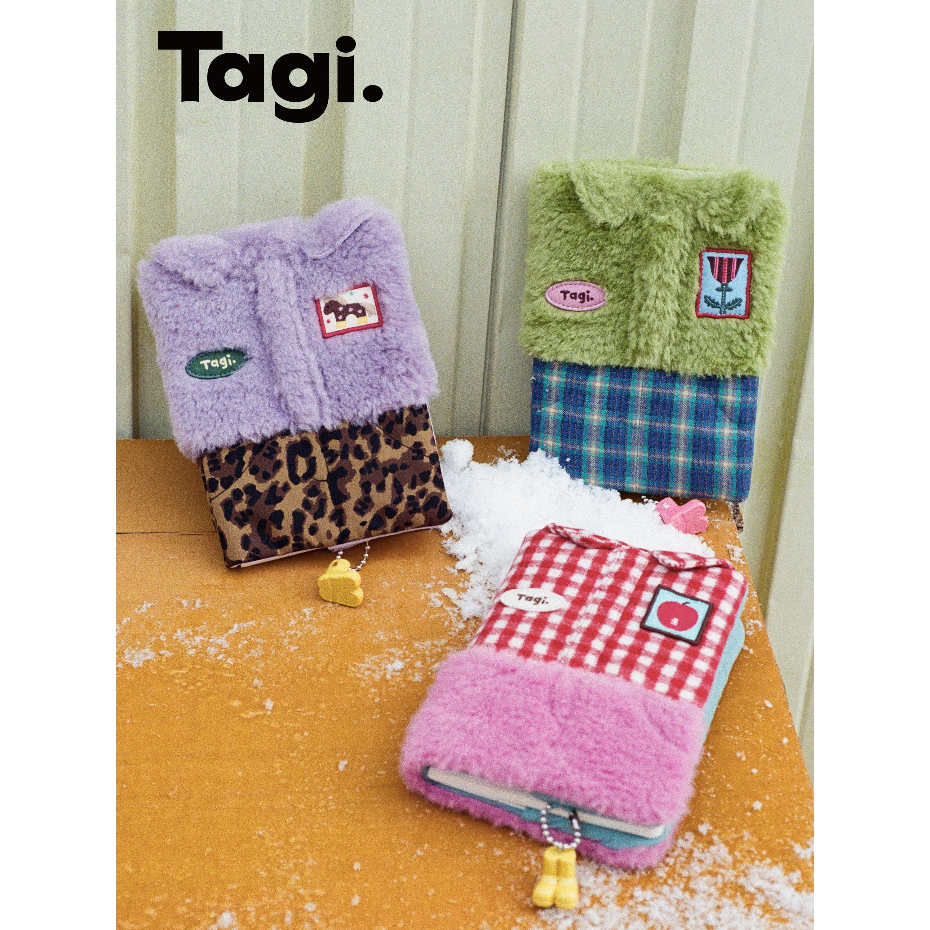 Tagi. Dress-up Game Notebook and Ballpoint Pen