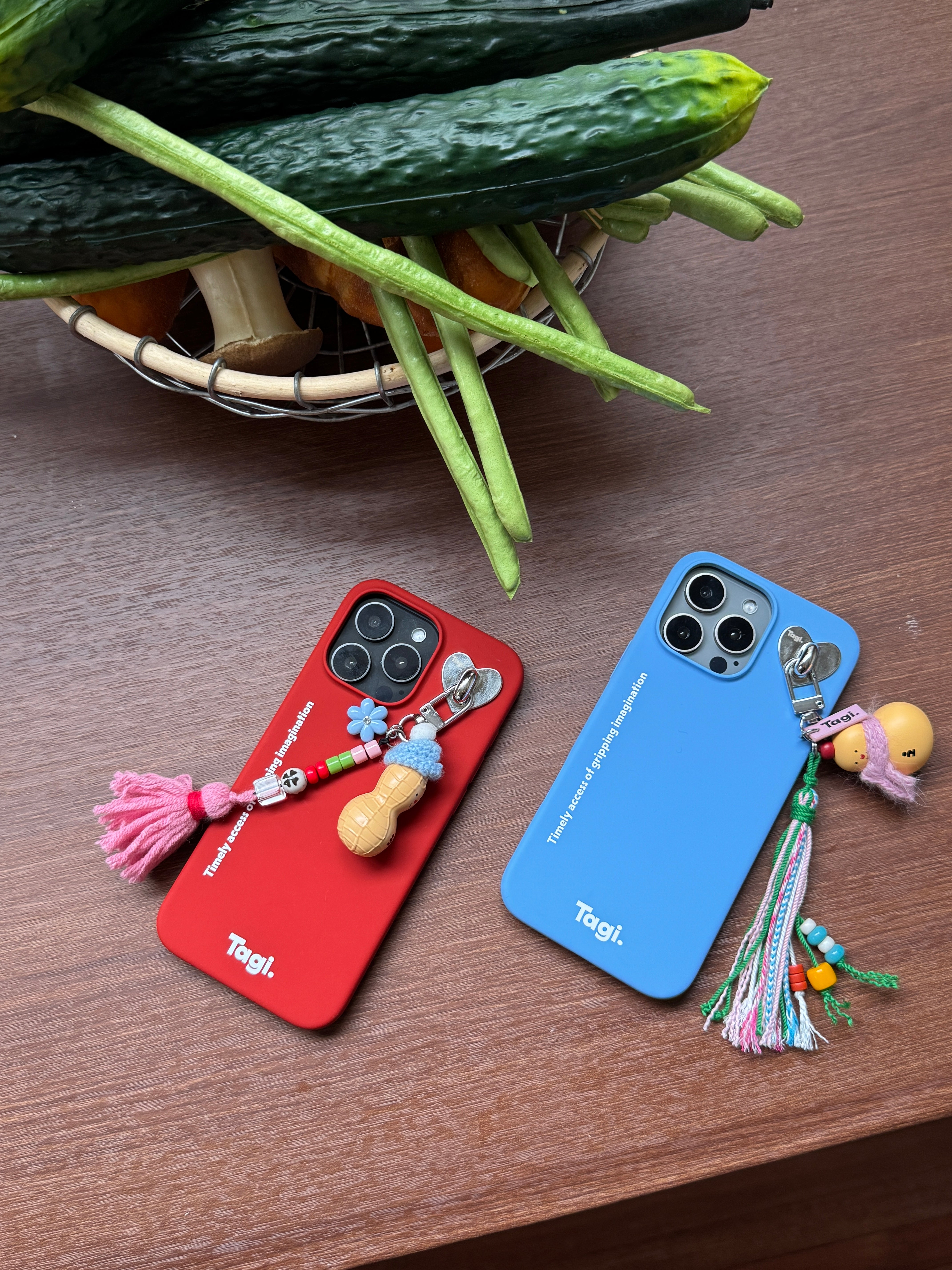 Tagi.Hulu&Peanut liquid silicone magnetic phone case