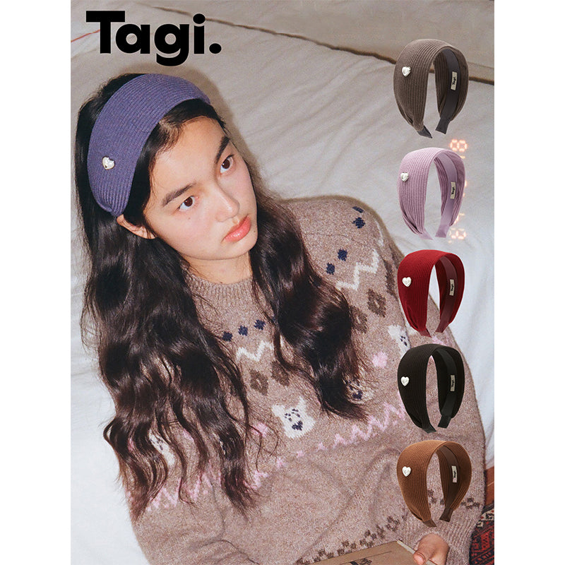 Tagi. Wide-brimmed Knitted Pearl Headband