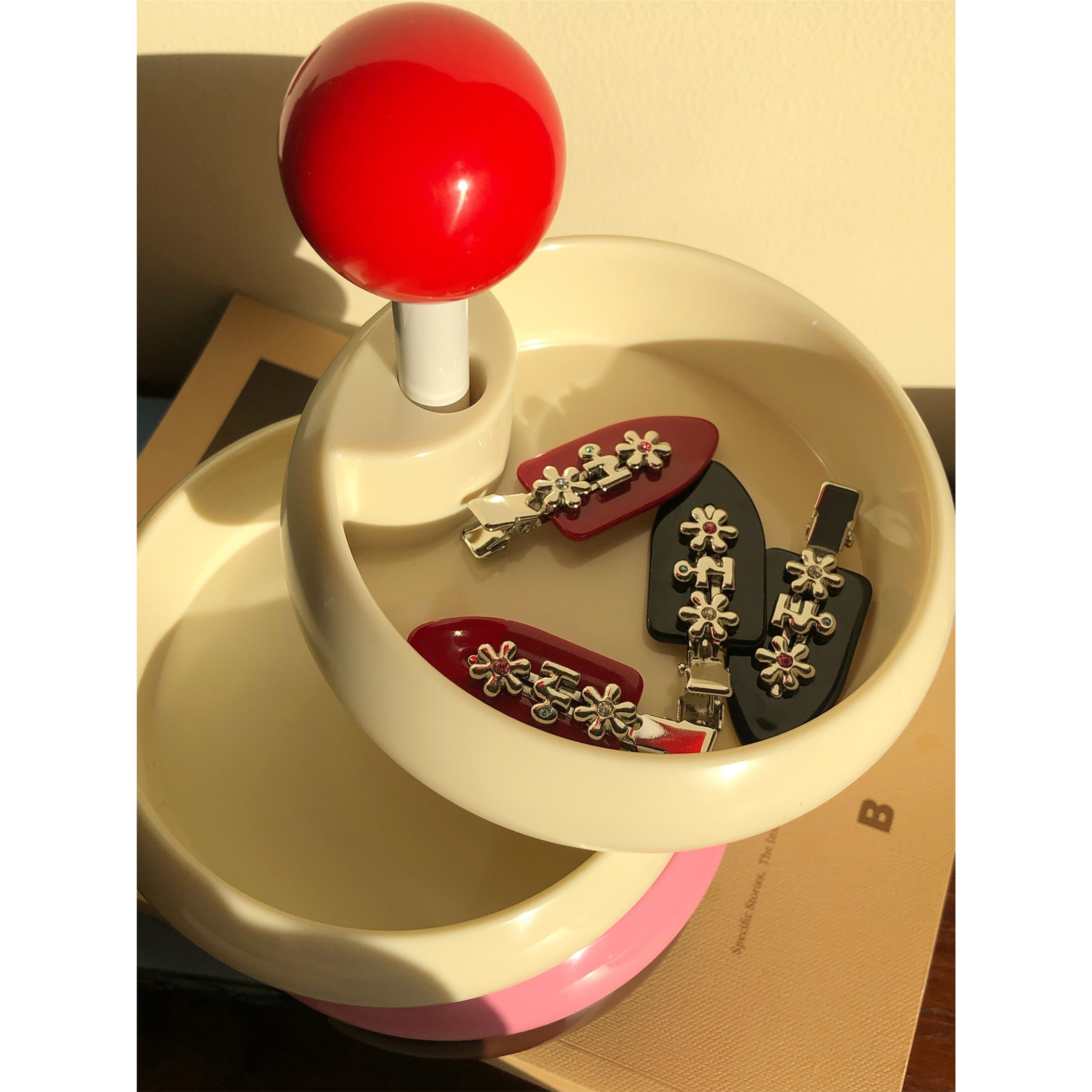 Tagi. Metal Floral Hair Clip