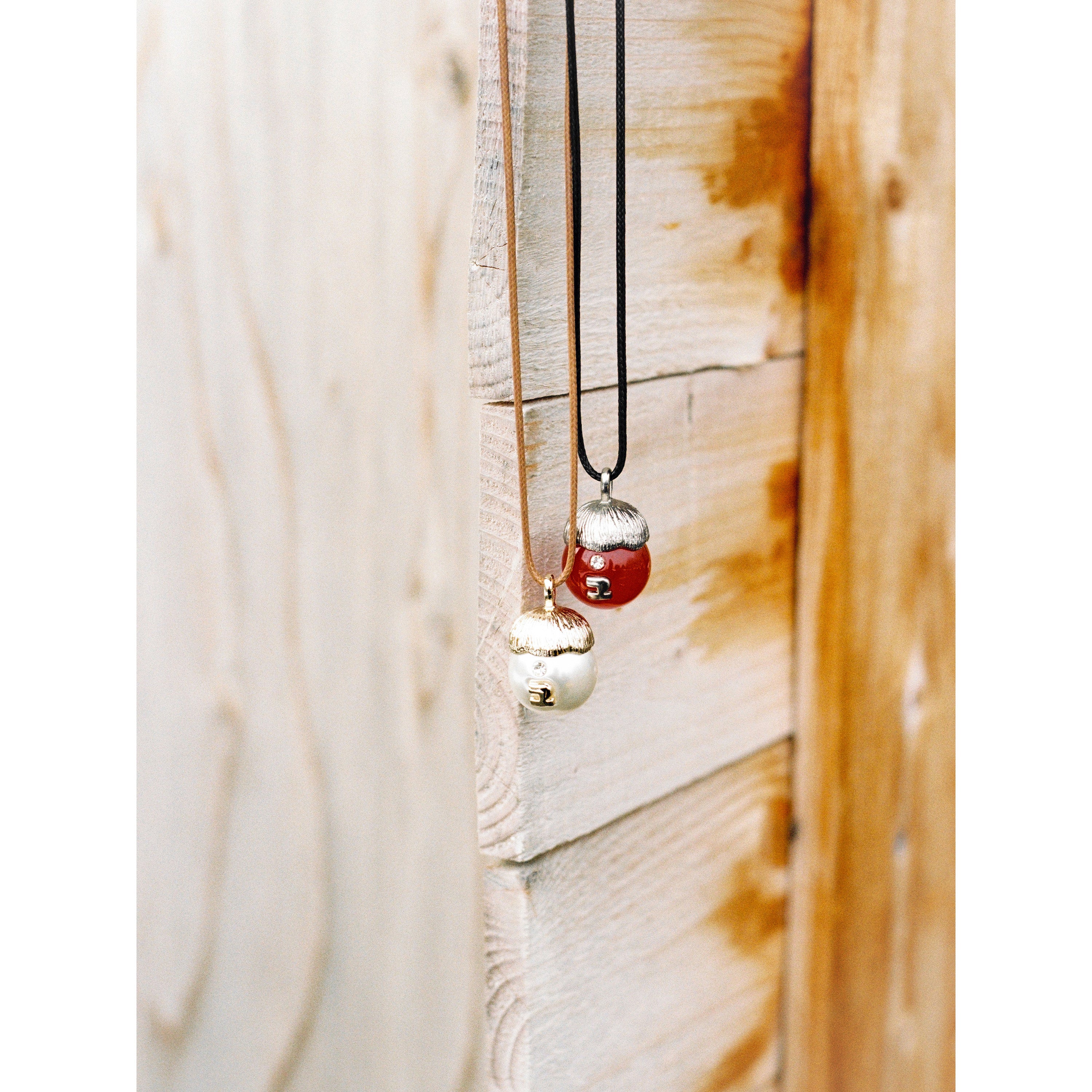 Tagi. Hazelnut Necklace