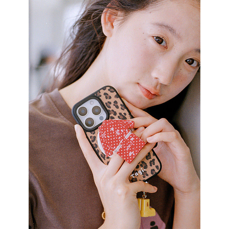 Tagi. Dress-up Game Magnetic Phone Case/ Phone Bracket
