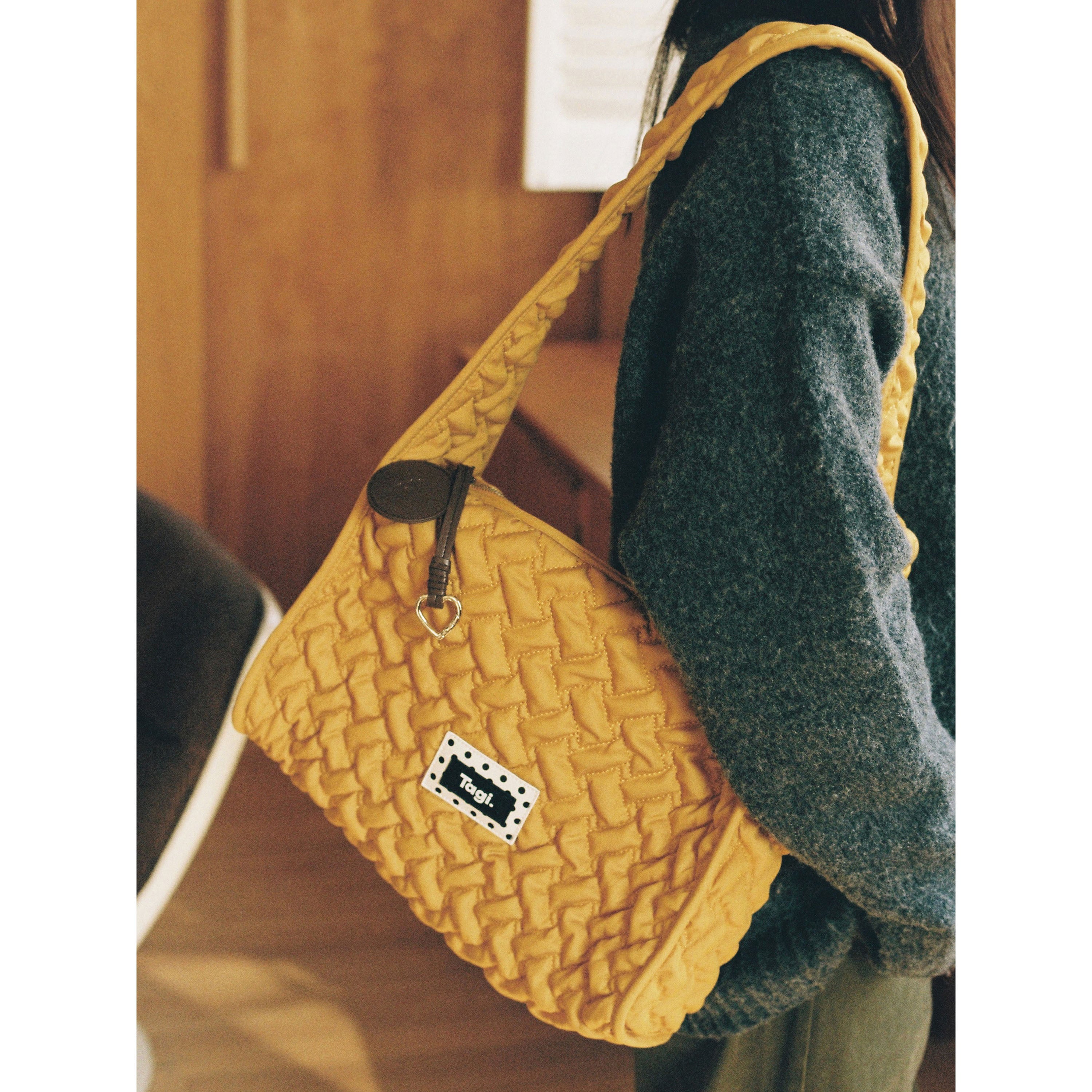 Tagi. Puffy Cube Bag