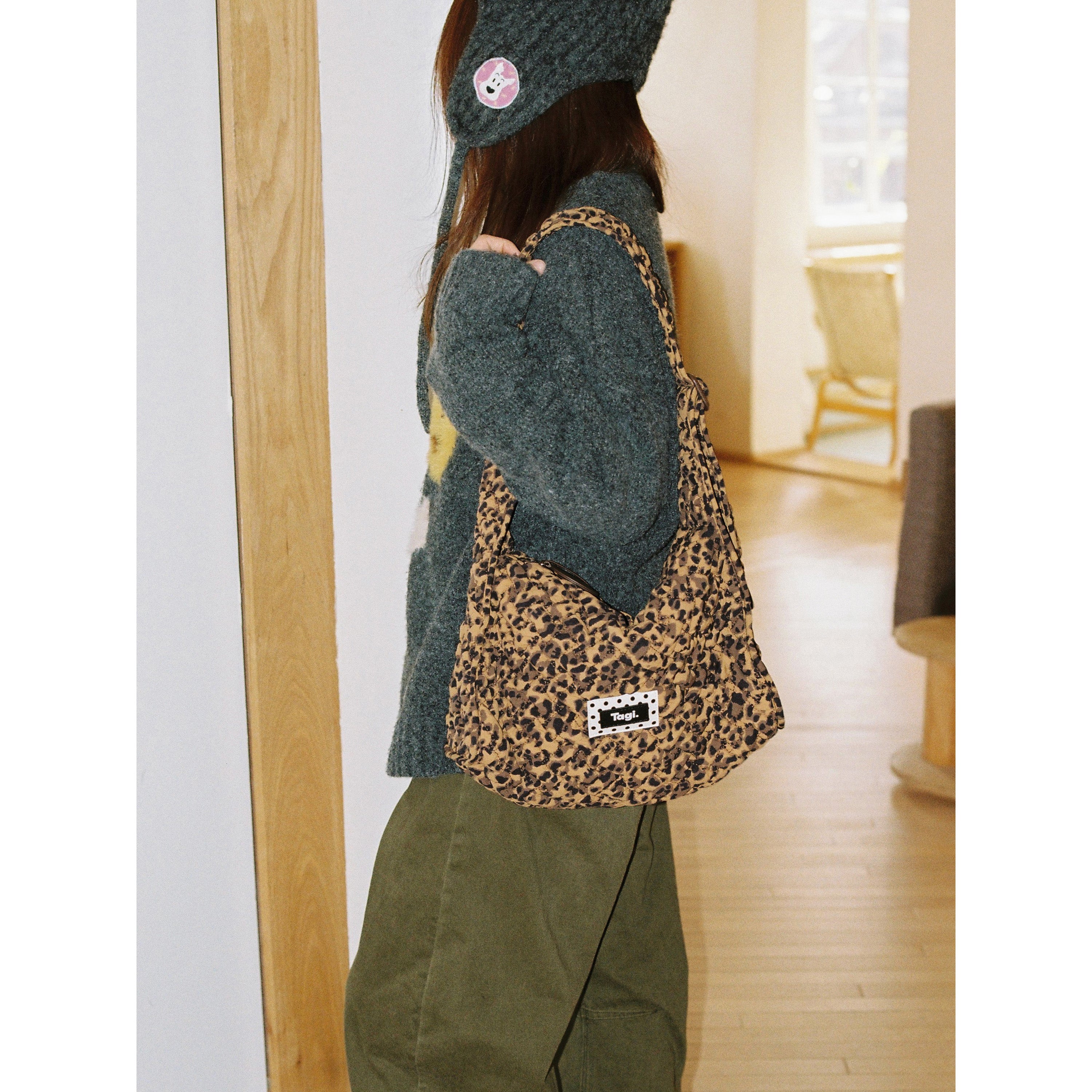 Tagi. Puffy Cube Bag