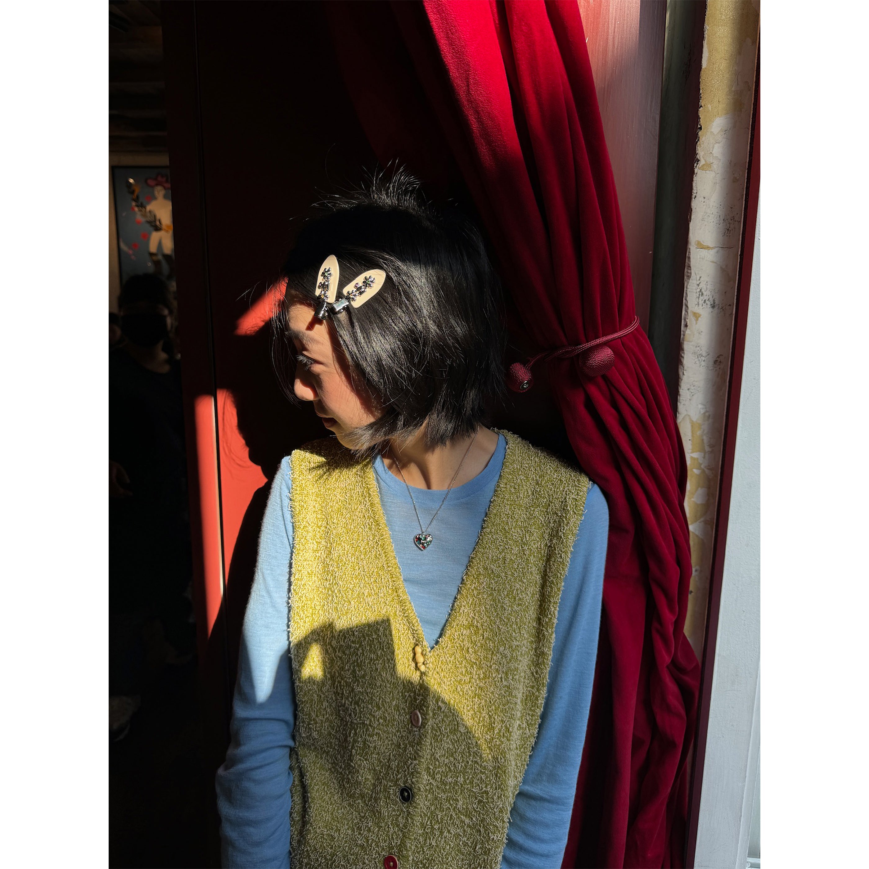 Tagi. Metal Floral Hair Clip