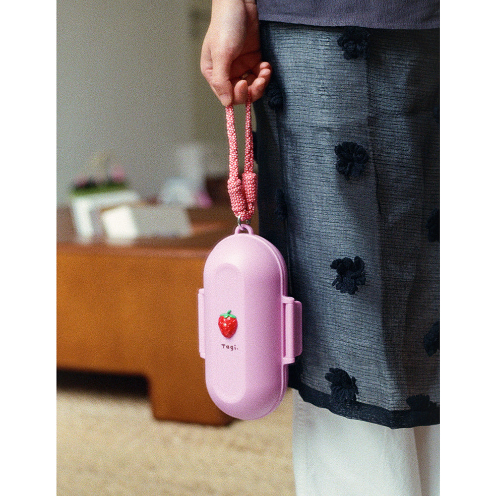 Tagi. Inspire Strawberry Portable Pet Bowl