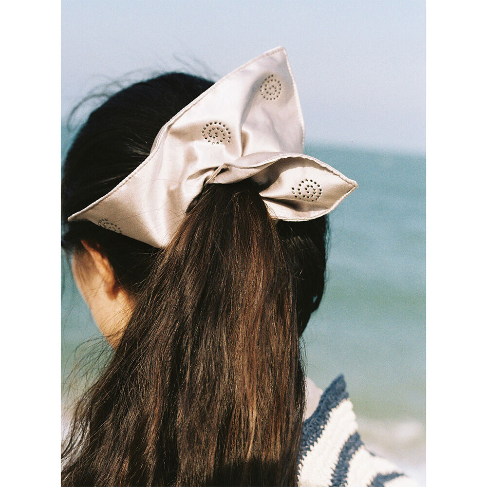 Tagi. Shining Rhinestone Square Hair Scratch