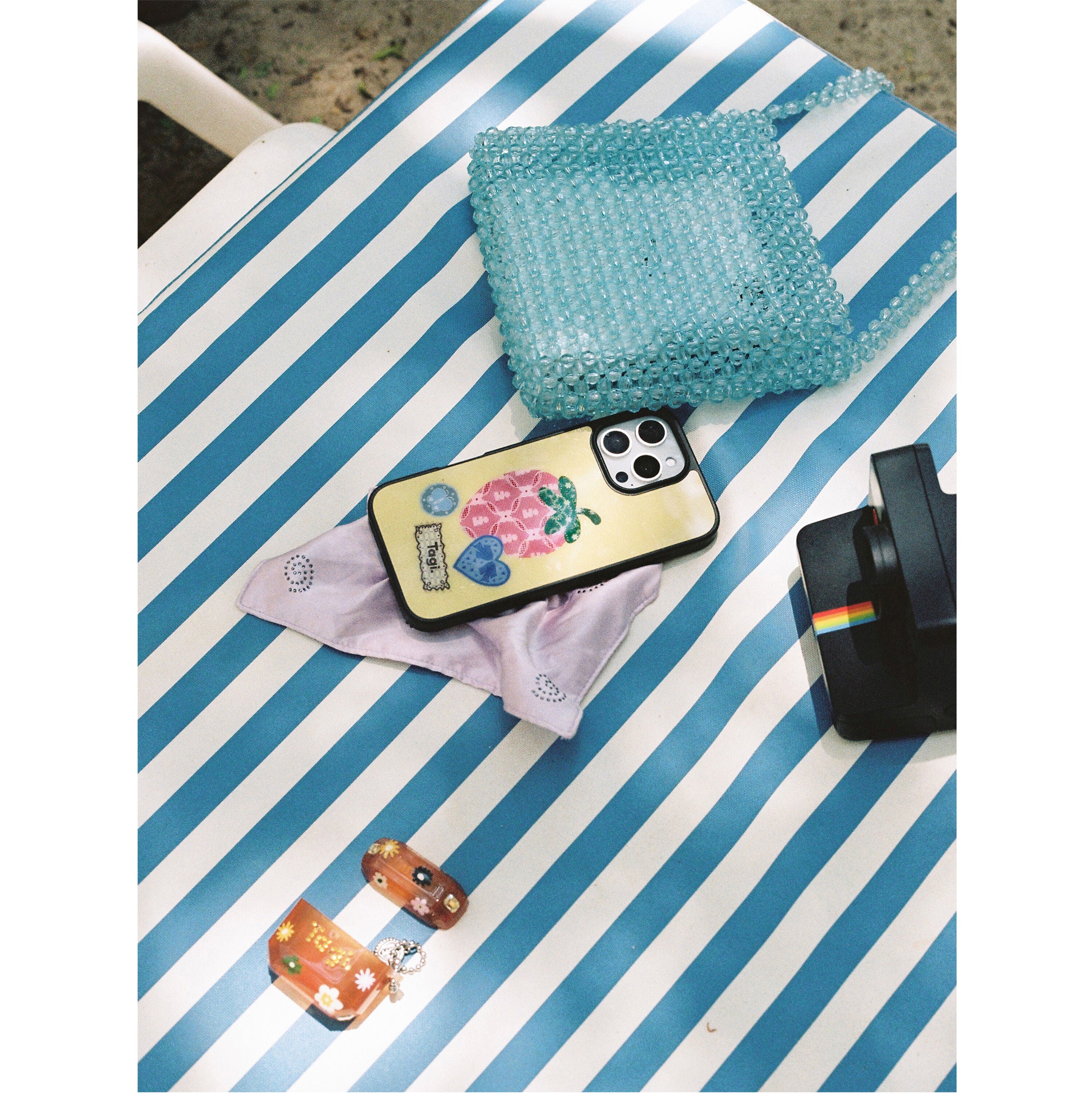 Tagi. Inspire Strawberry Magnetic Phone Case / Shining Blossom Rhinestone Phone Charm iPhone 16 17 Pro/Pro Max