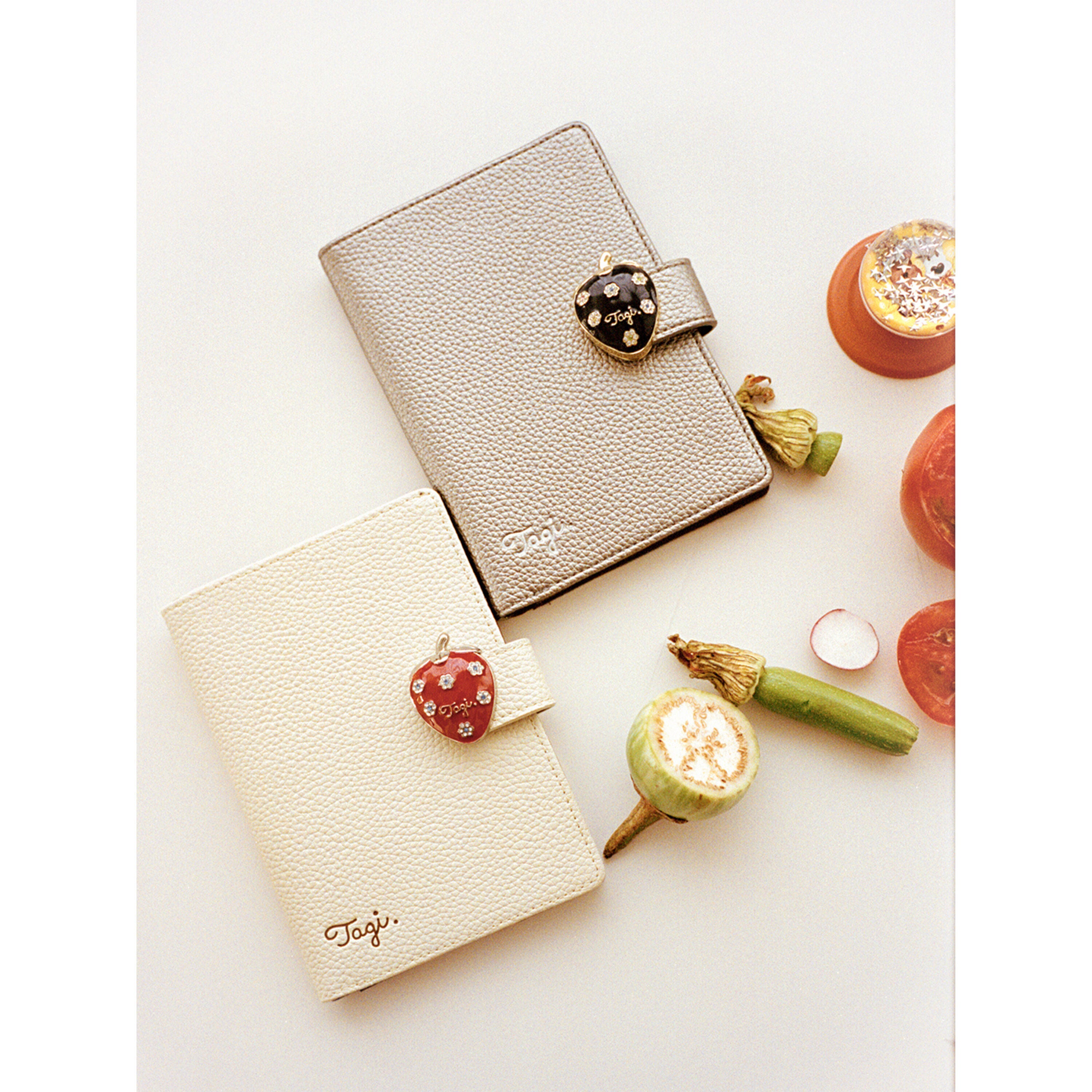 Tagi. Inspire Strawberry 2-in-1 Passport Holder