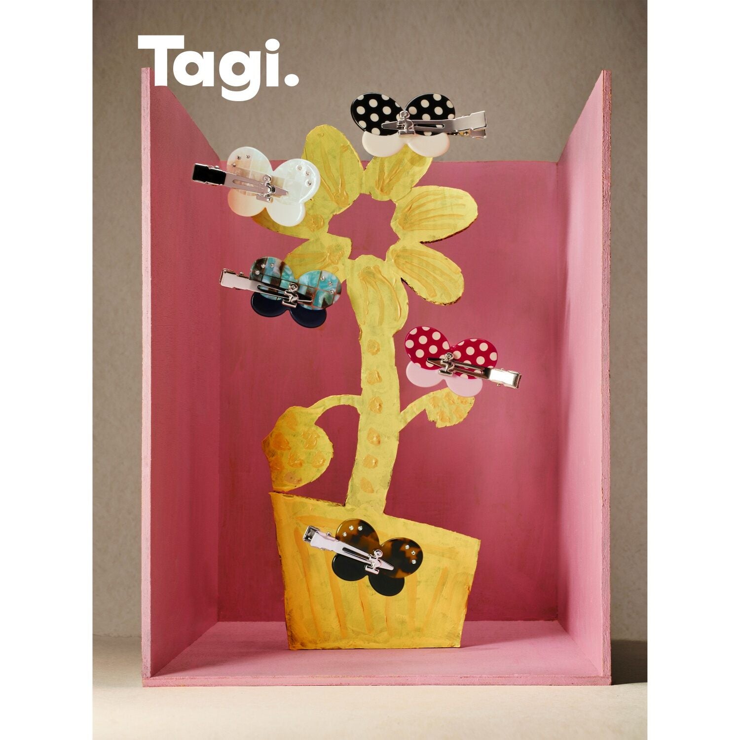 Tagi. Butterfly Seamless Hairpin