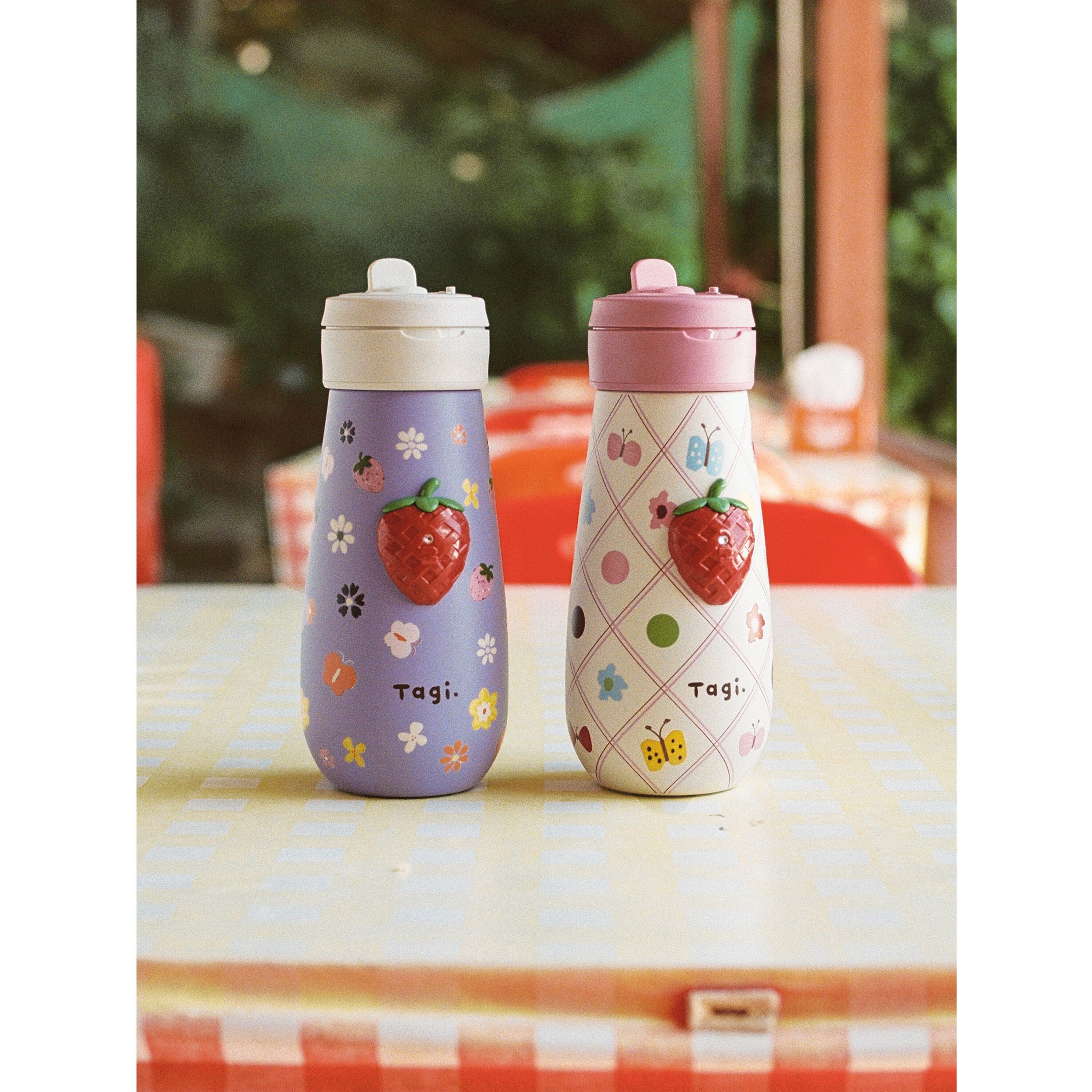 Tagi. Inspire Strawberry Vacuum Bottle 620ml