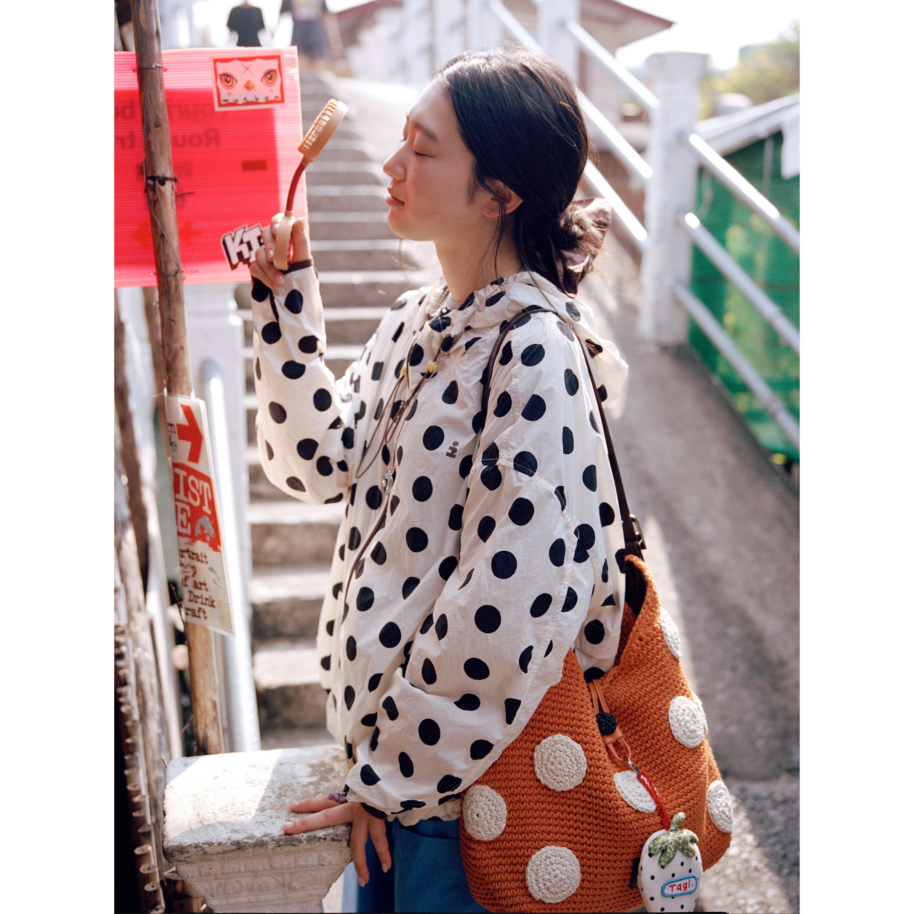 Tagi. Inspire Picnic Flower Bud Pleats Sun Protection Jacket