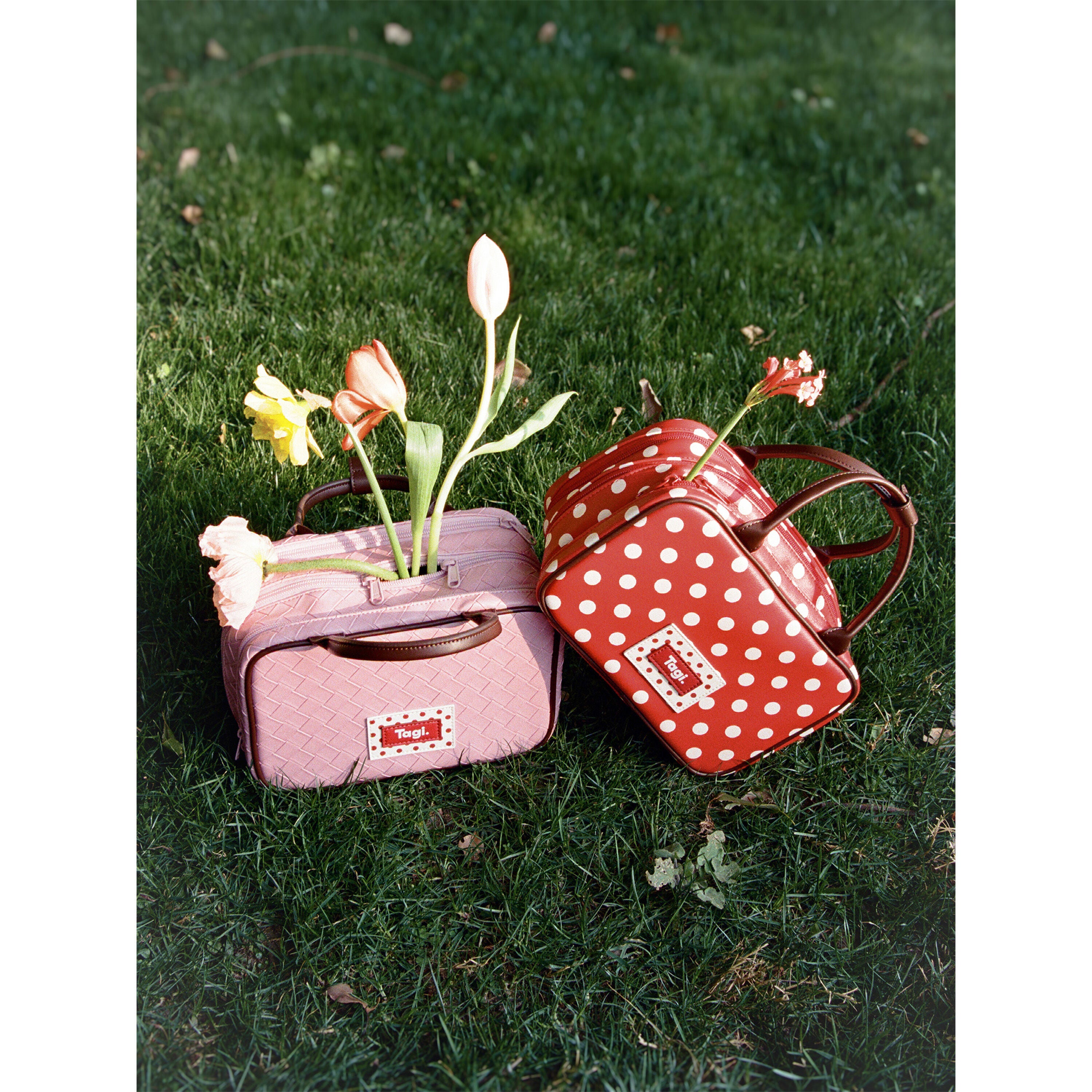 Tagi. Inspire Picnic Bowling Cosmetic Bag / Imagine Butterfly Mirror Charm