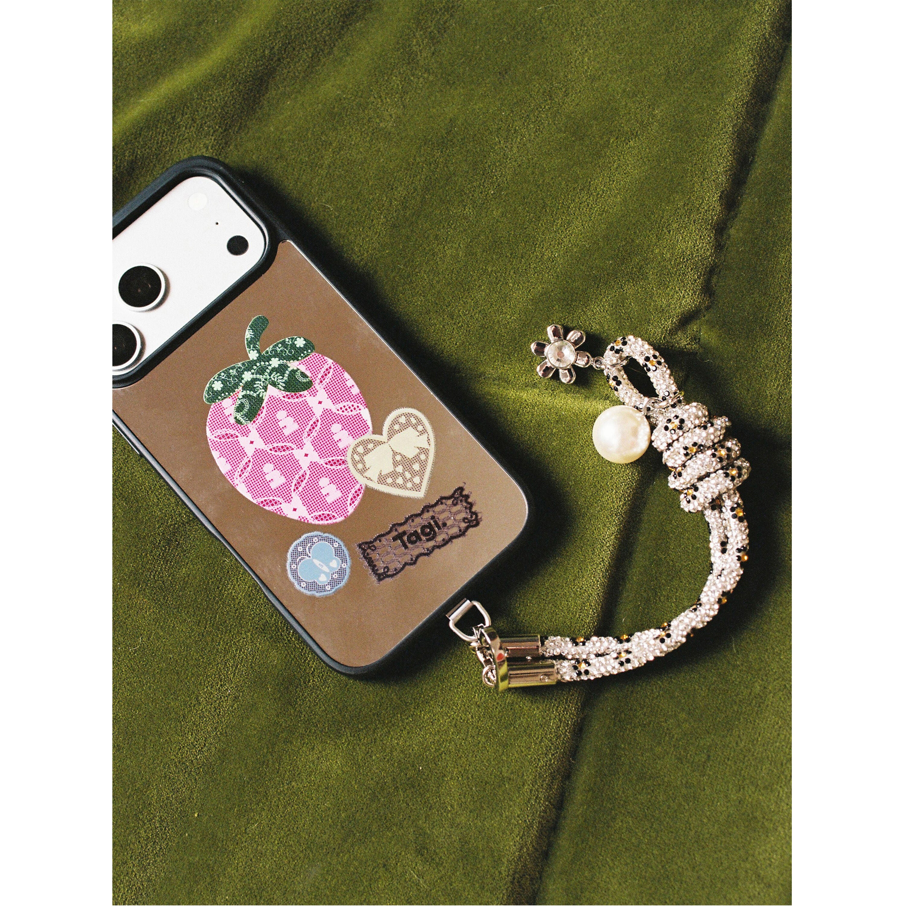 Tagi. Inspire Strawberry Magnetic Phone Case / Shining Blossom Rhinestone Phone Charm iPhone 16 17 Pro/Pro Max