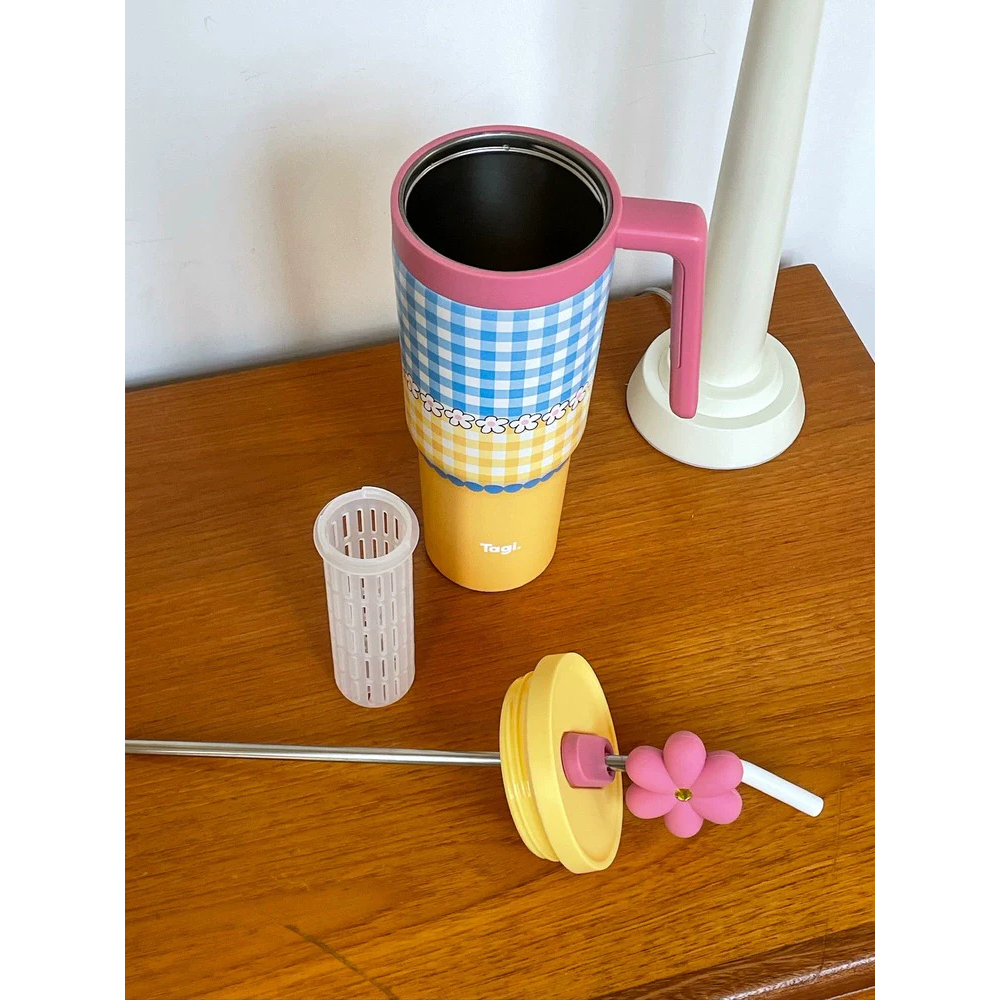 Tagi. "Put-Put" Flower field vacuum bottle