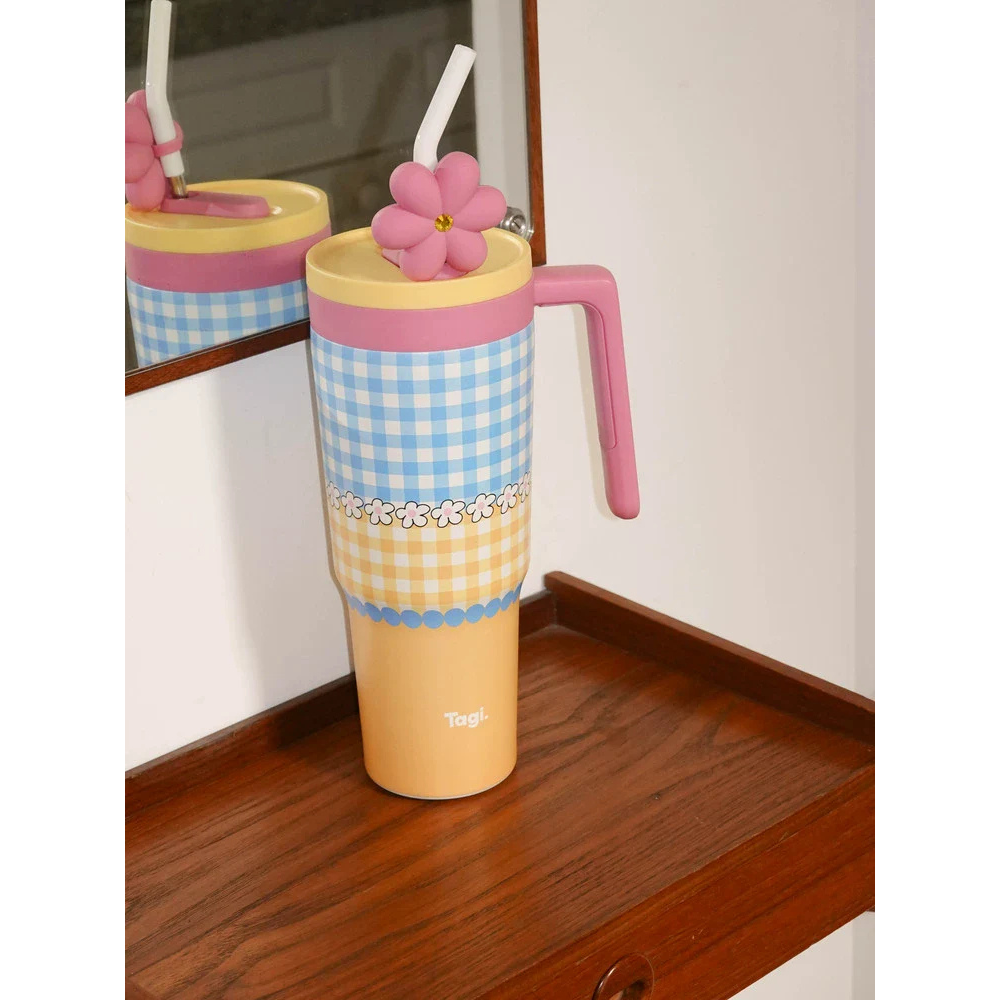 Tagi. "Put-Put" Flower field vacuum bottle