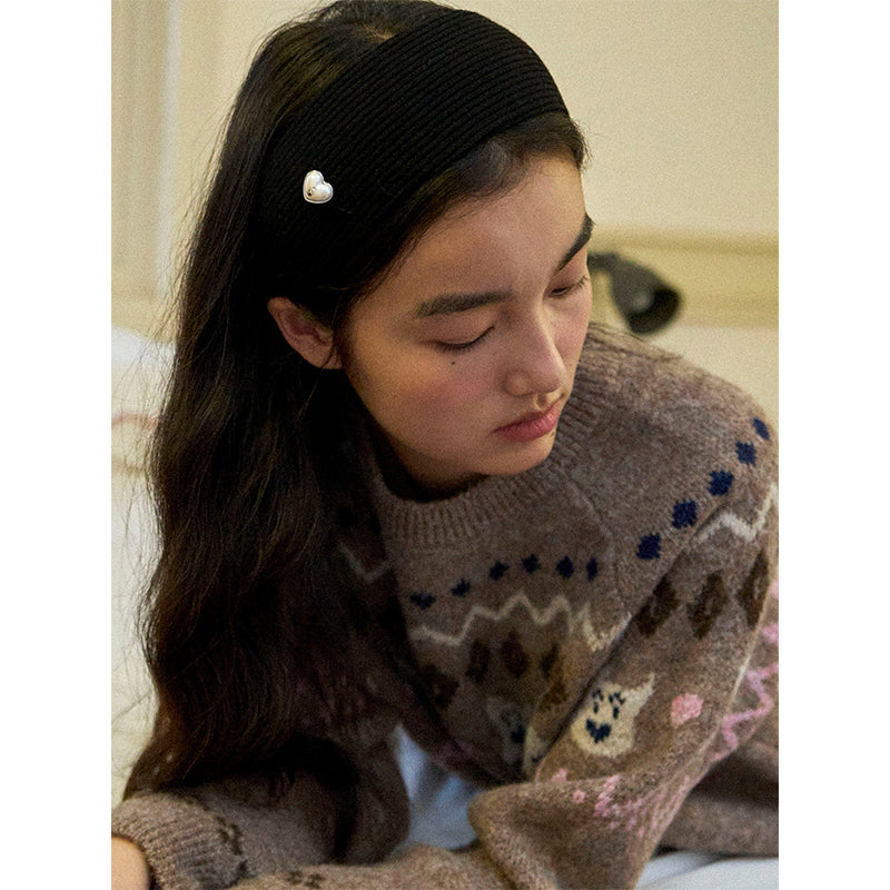 Tagi. Wide-brimmed Knitted Pearl Headband