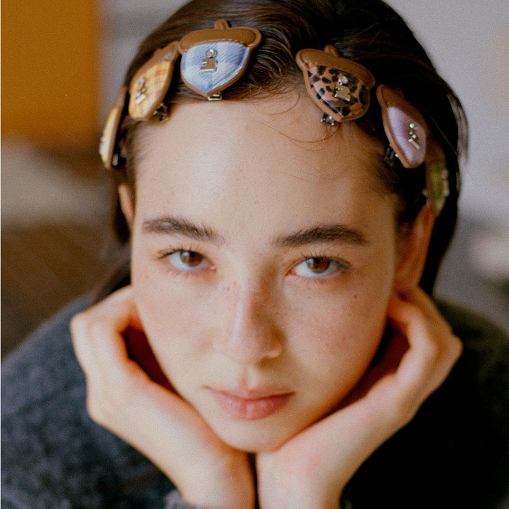 Tagi. i Imagine Hazelnut Hairpin