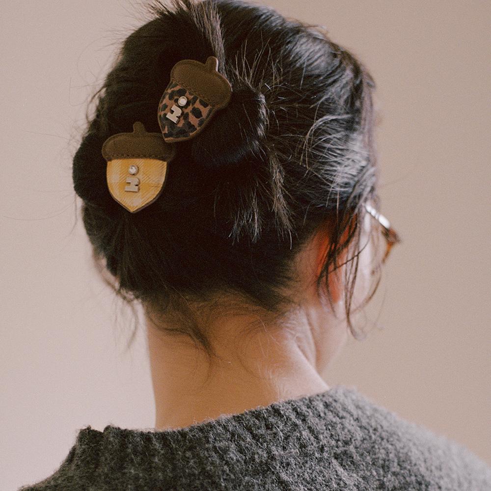 Tagi. i Imagine Hazelnut Hairpin