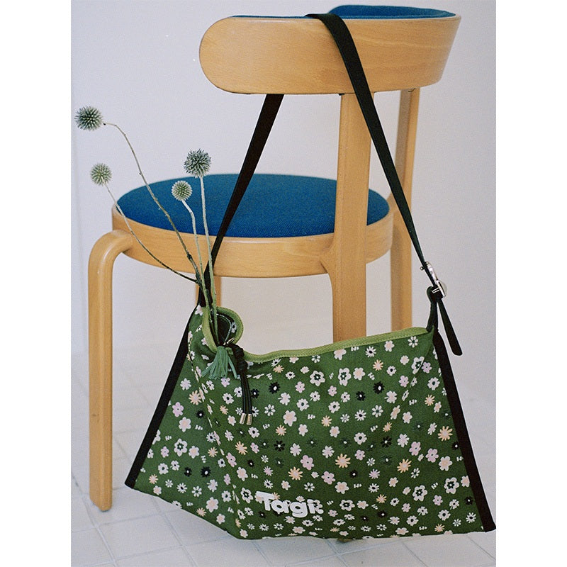 Tagi. Edge Jacquard Shoulder Bag