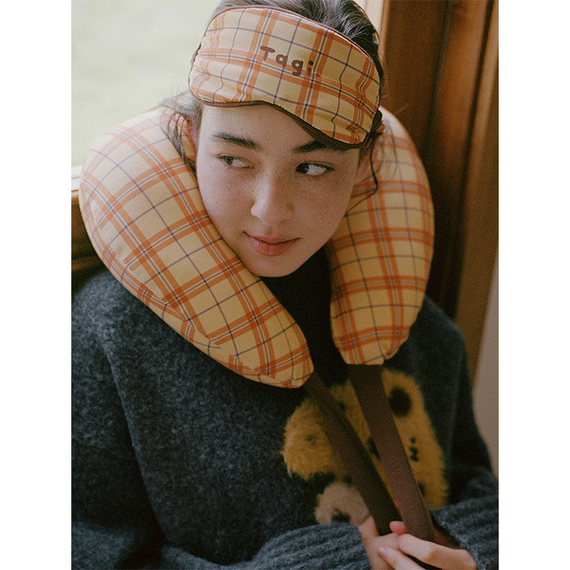 Tagi. Put-Put Heart Neck Pillow&Eye Mask Set