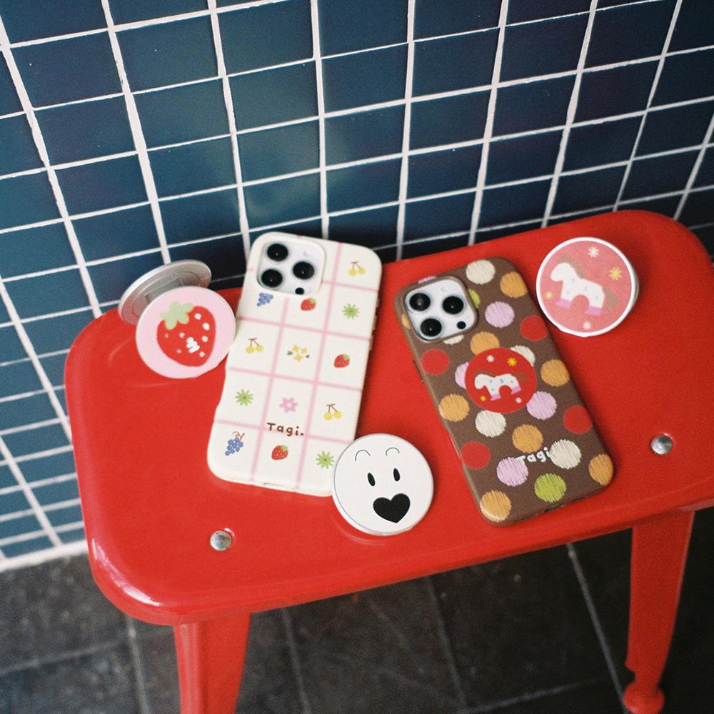 Tagi. Reunion Magnetic Phone Case & Magnetic Bracket