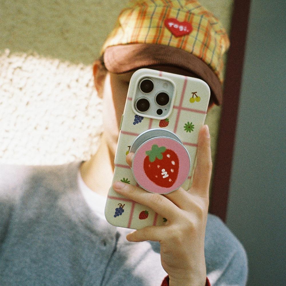 Tagi. Reunion Magnetic Phone Case & Magnetic Bracket